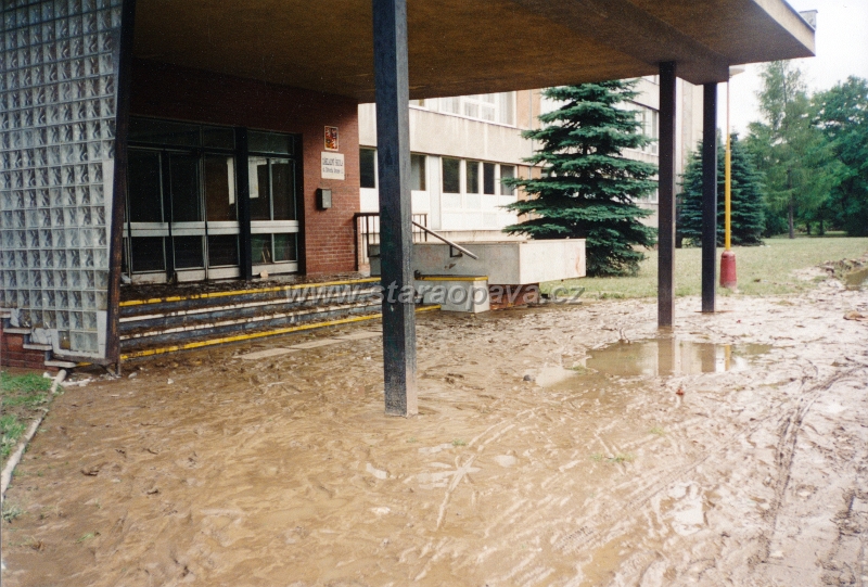 skody1997 (8).jpg - Povodně 1997, škody - ZŠ E.Beneše